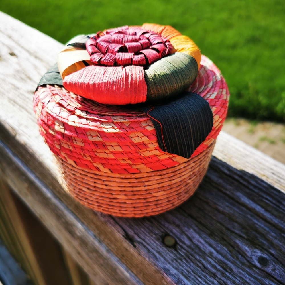 Small Round Woven Wicker Basket with Lid and Flower Detail